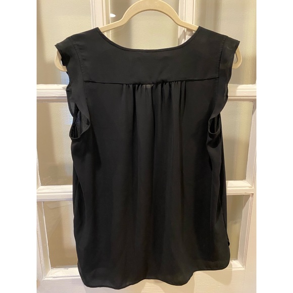 Ann Taylor LOFT black ruffle sleeveless top size medium - Picture 2 of 4